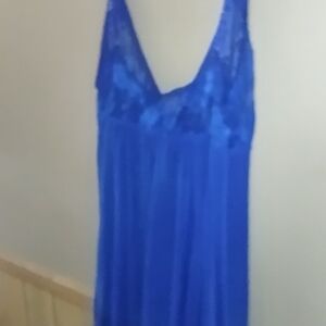 Elegant Blue Lace Chemise